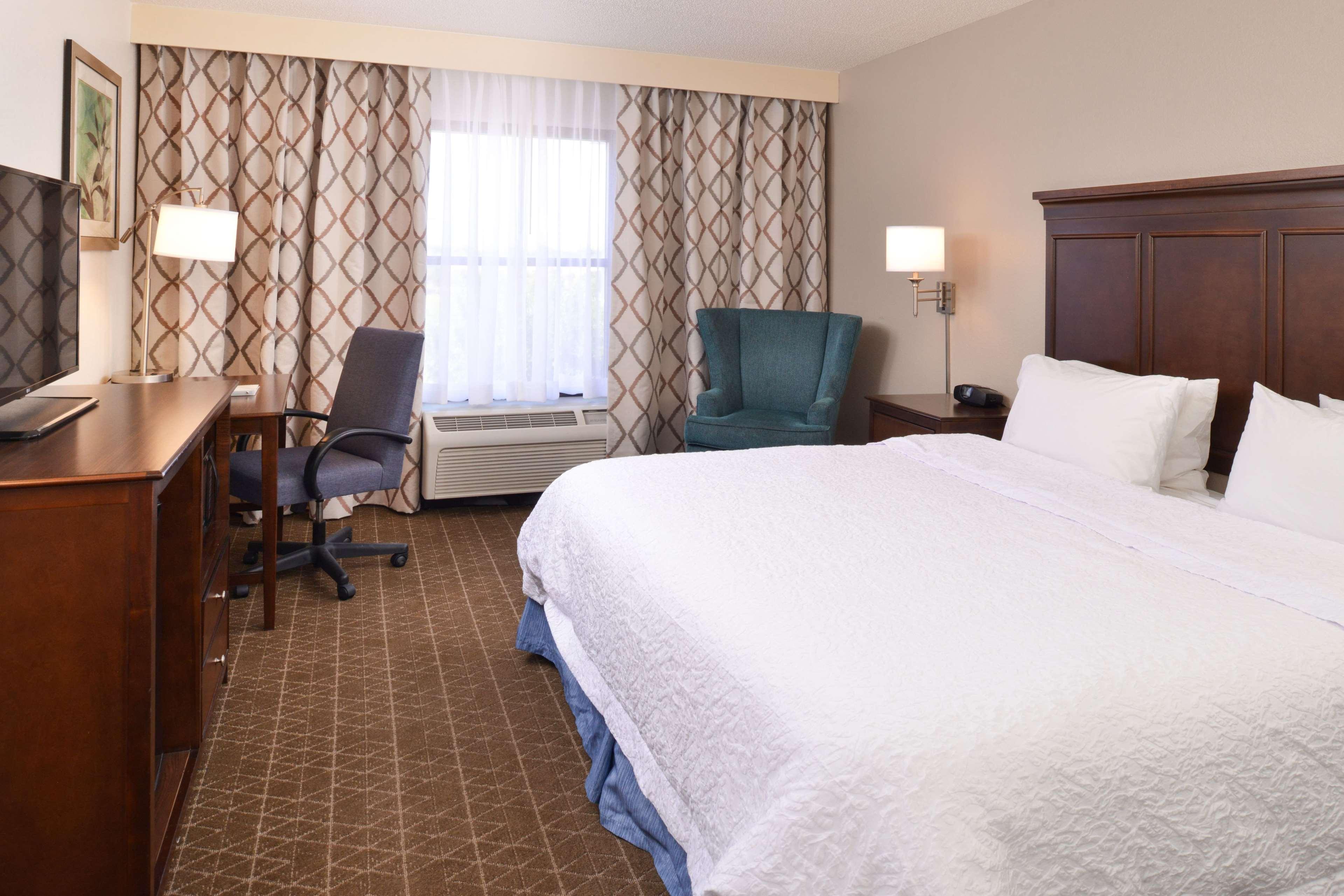 Hampton Inn & Suites Pueblo-Southgate Exterior photo