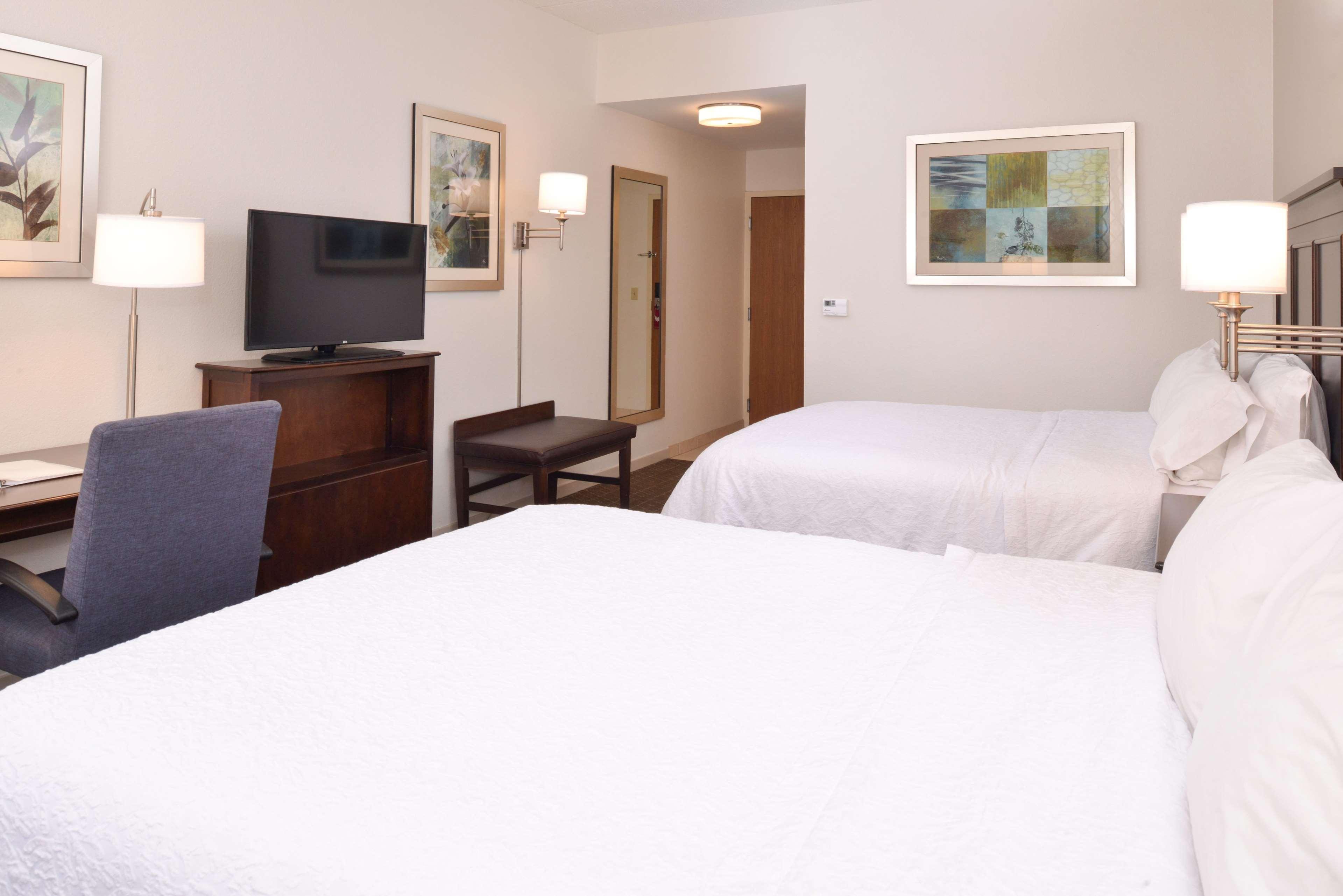 Hampton Inn & Suites Pueblo-Southgate Exterior photo