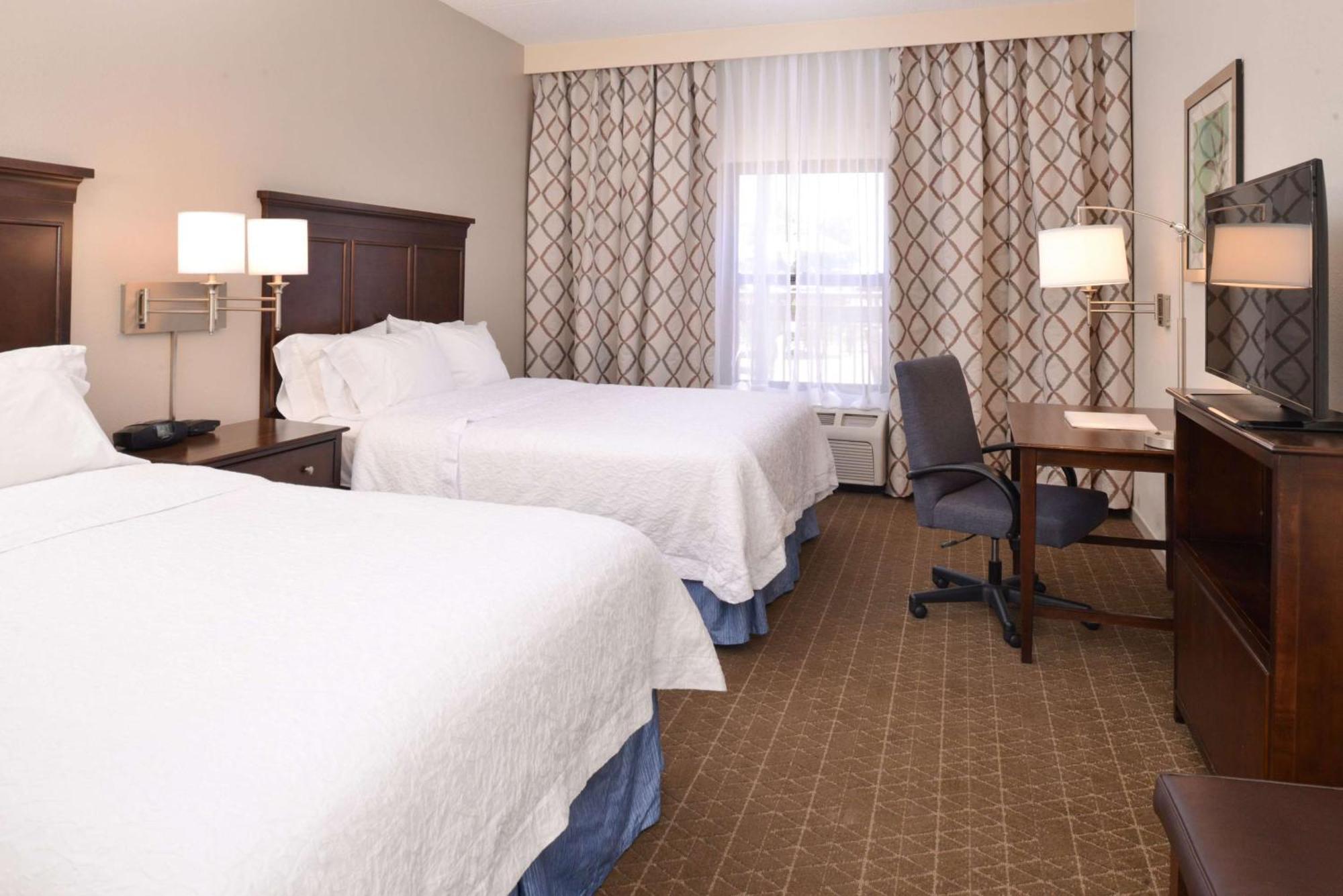 Hampton Inn & Suites Pueblo-Southgate Exterior photo
