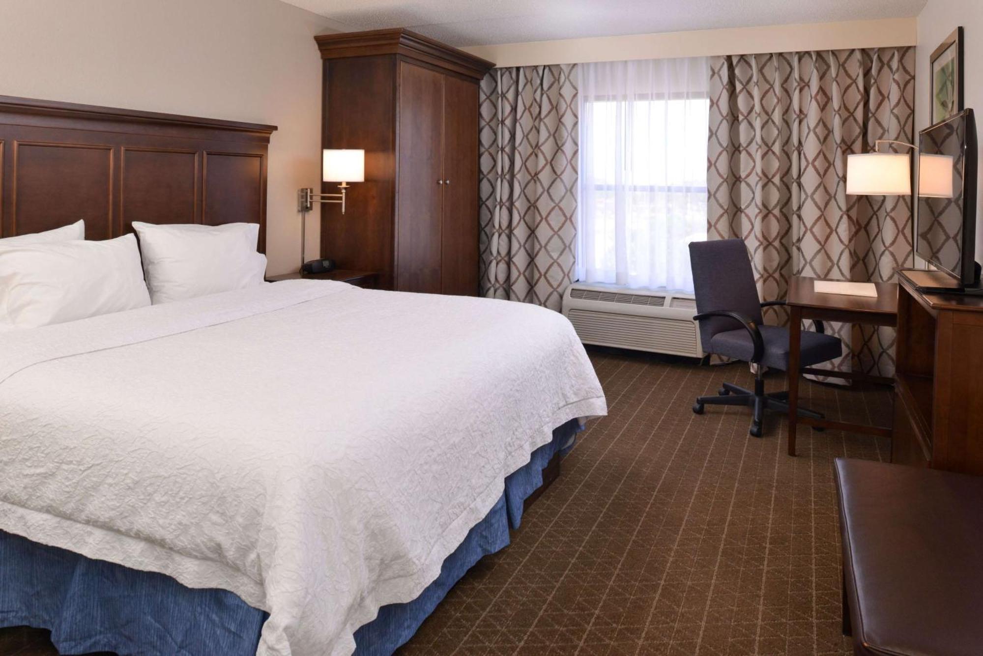 Hampton Inn & Suites Pueblo-Southgate Exterior photo