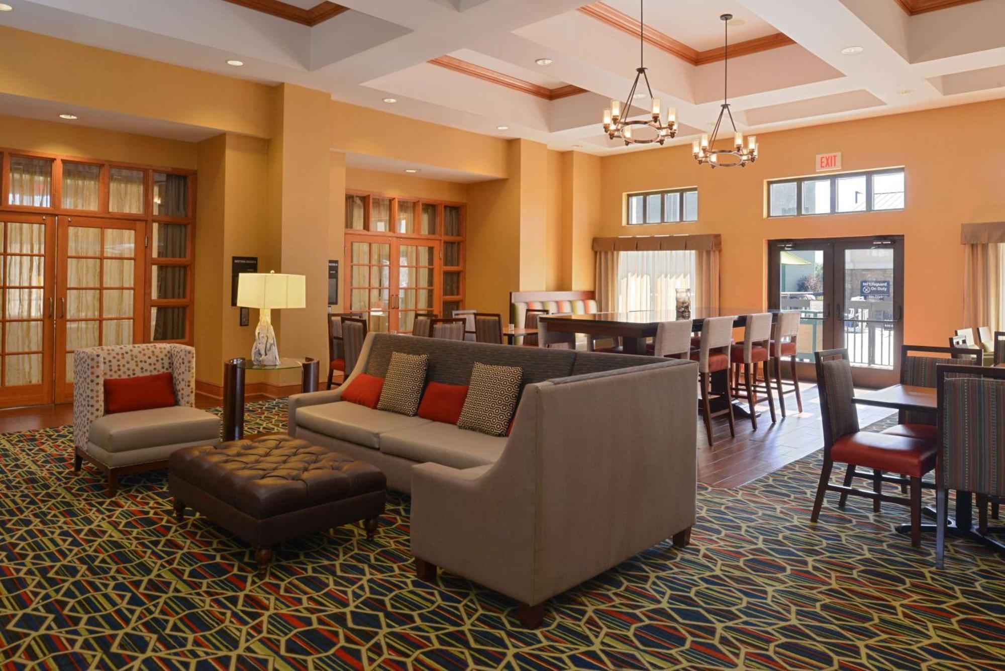 Hampton Inn & Suites Pueblo-Southgate Exterior photo