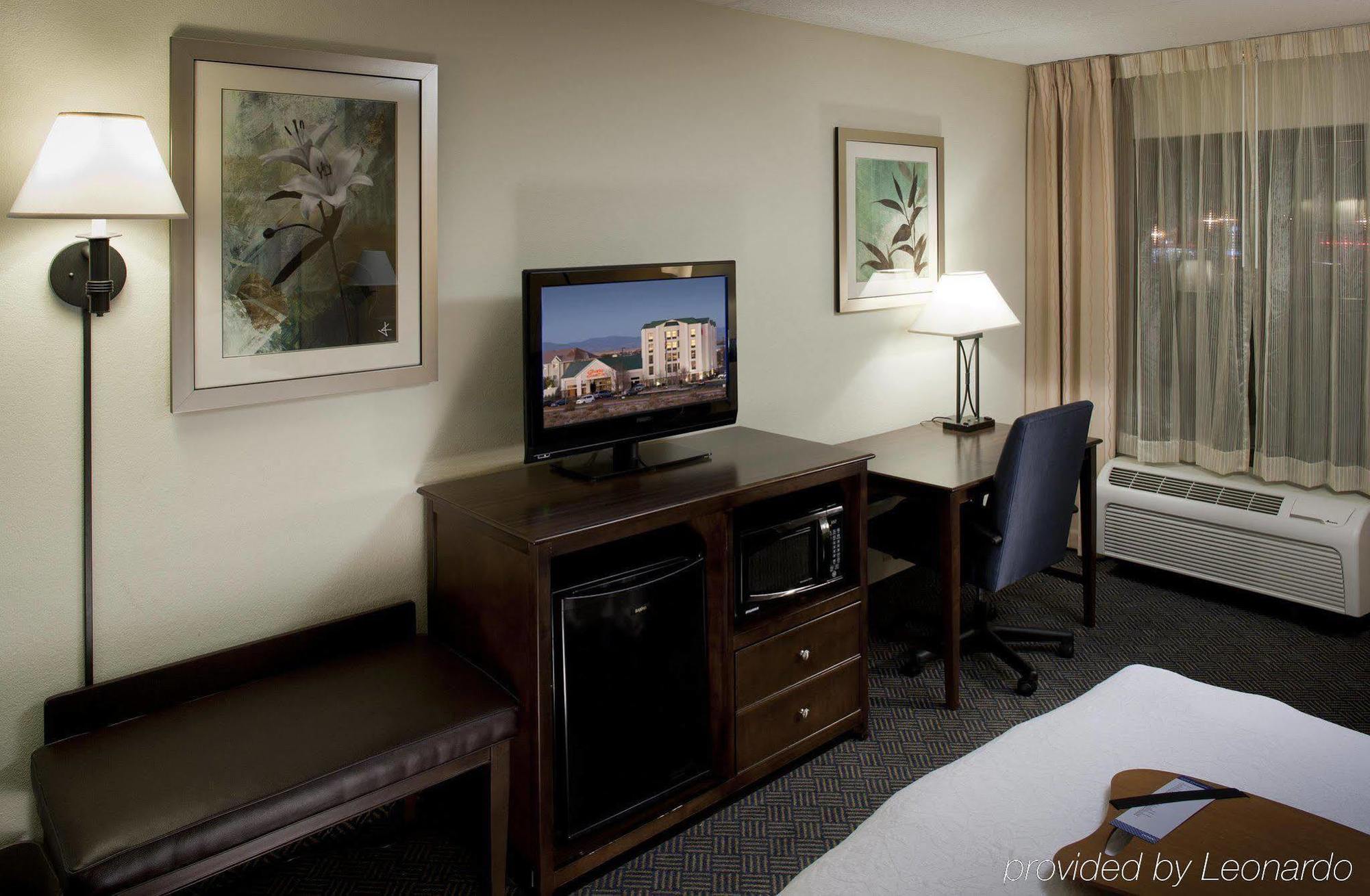 Hampton Inn & Suites Pueblo-Southgate Room photo