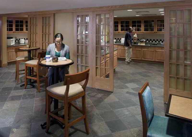 Hampton Inn & Suites Pueblo-Southgate Restaurant photo